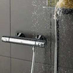 Colonne De Douche Thermostatique|Grohe Colonne de douche avec mitigeur thermostatique Vitalio Joy System 210 Quickfix + microfibre