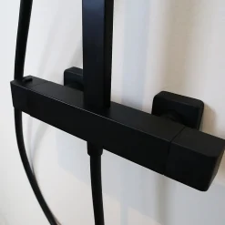Essebagno Colonne de douche noire avec thermostatique 300 Quartos