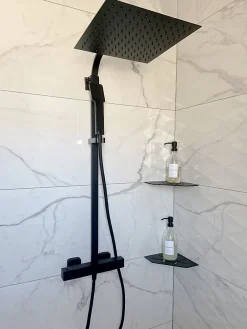Essebagno Colonne de douche noire avec thermostatique 300 Quartos