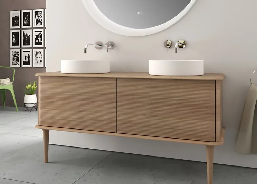 Baden Meuble sous-vasque à suspendre l.141 cm avec plan de toilette, 2 vasques à poser et pieds H.29 cm, effet chêne tabac, Idra