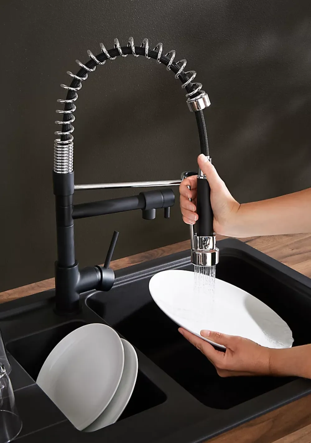 Evier Et Robinet De Buanderie|Cooke & Lewis Mitigeur de cuisine avec douchette noir et chrome H.48 cm, Bilbrough
