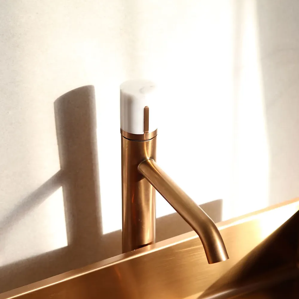 Robinet Lavabo Et Vasque|Essebagno Mitigeur lavabo XL cuivre et marbre blanc, Manopola