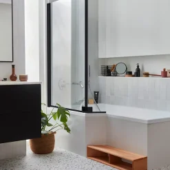 Baignoire Droite|Jacob Delafon Pack baignoire bain douche 180 x 90 Neo version gauche + pare bain noir mat + tablier de baignoire en angle