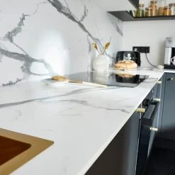 GoodHome Plan de travail compact aspect marbre blanc Nepeta L.300 x l.62 x Ép.1,2 cm