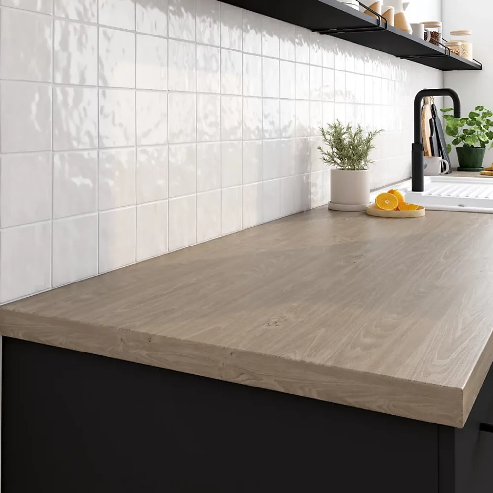 GoodHome Plan de travail stratifié aspect chêne bastide Kabsa L.300 x l.62 x Ép.3,8 cm