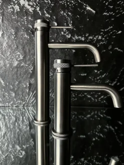 Rea Robinet De Lavabo Lungo Grip Low Titanium
