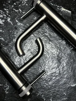 Rea Robinet De Lavabo Lungo Grip Low Titanium