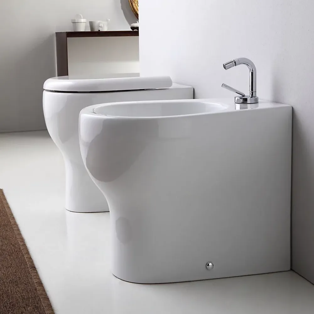 Kiamami Valentina Sanitaires De Salle De Bain Au Sol Avec Design Moderne Et Vidange Décalée - Soave
