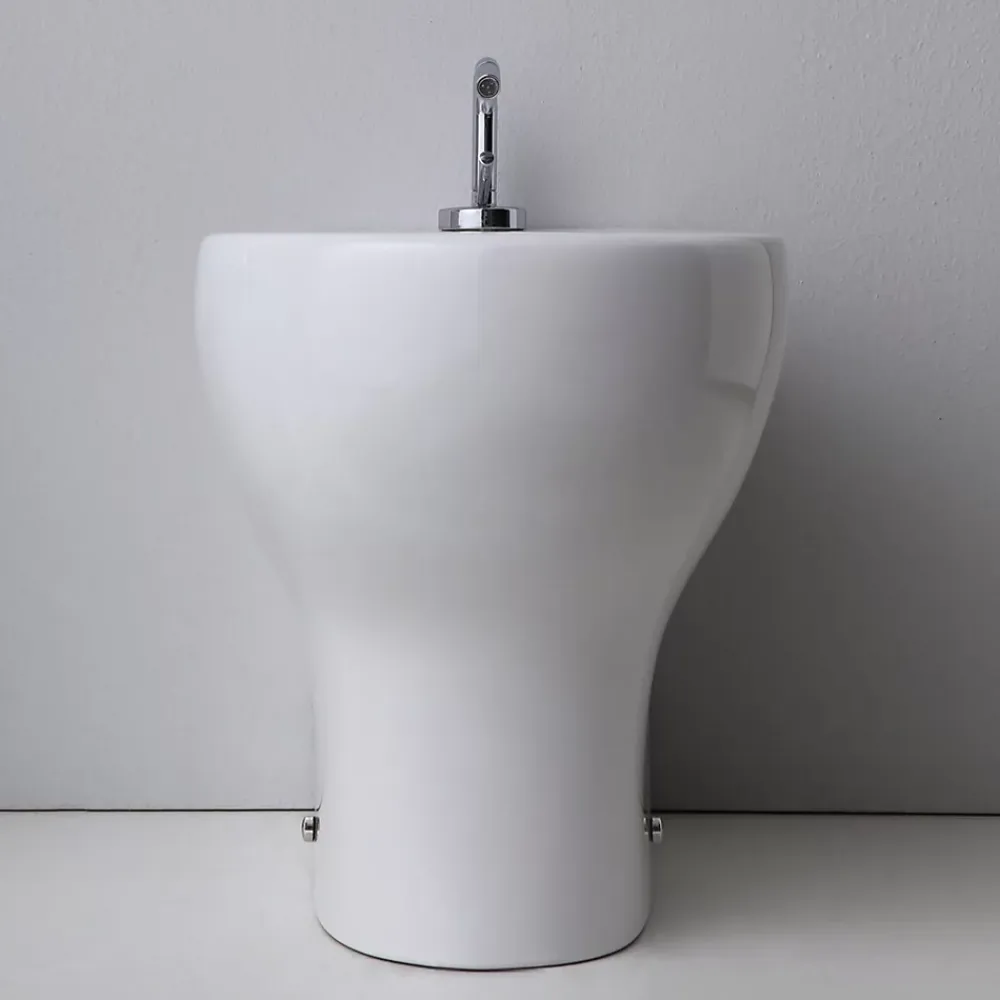 Kiamami Valentina Sanitaires De Salle De Bain Au Sol Avec Design Moderne Et Vidange Décalée - Soave