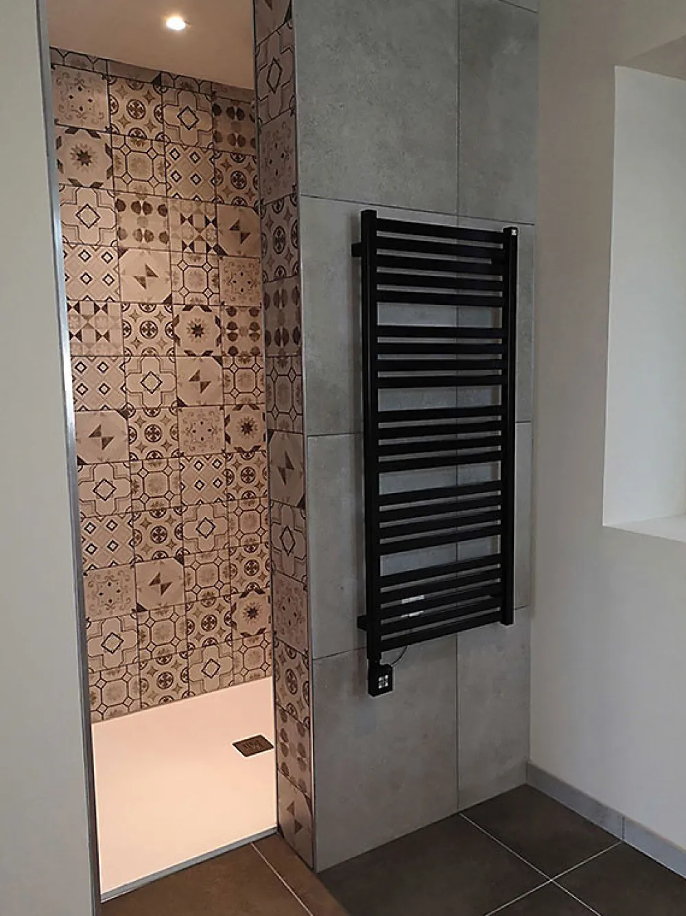 Sèche-Serviettes Mixte|Matisere Sèche-serviette mixte noir - (HxL) 1680x630 mm - 1000 Watt - 957 Watt - MAR1680-630V2N