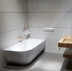 Swiss Aqua Technologies Nelly 175x82 cm Baignoire droite Autoportante orientation droite en marbre coulé, Blanc (NEL1700P)